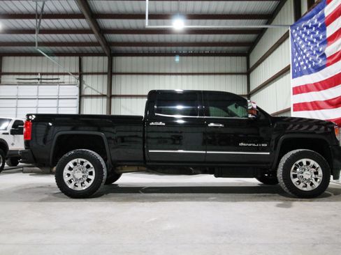 Used 2016 GMC Sierra 2500 Denali w/ Duramax Plus Package image 13