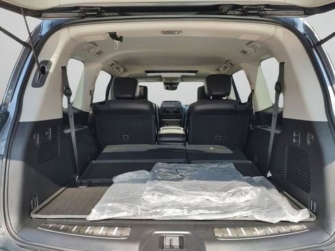 Used 2022 Nissan Armada Platinum w/ Captain's Chairs Package RWD image 32