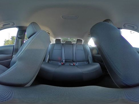 Used 2025 Toyota Corolla LE image 43