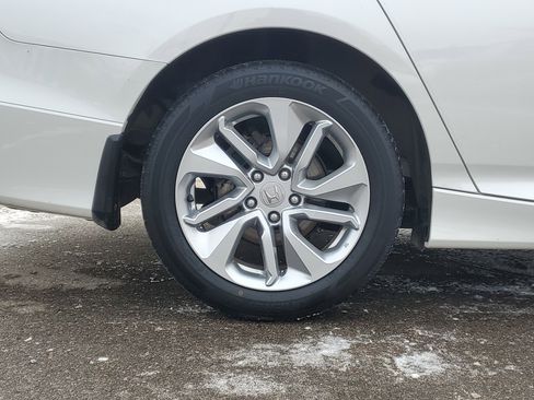 Certified 2020 Honda Accord LX image 5