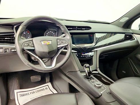 Used 2024 Cadillac XT6 Premium Luxury w/ Technology Package image 13