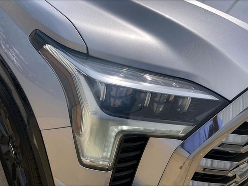 Used 2024 Toyota Tundra Platinum image 33