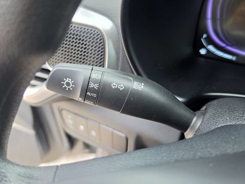 Certified 2025 Kia Soul LX w/ LX Technology Package FWD image 21
