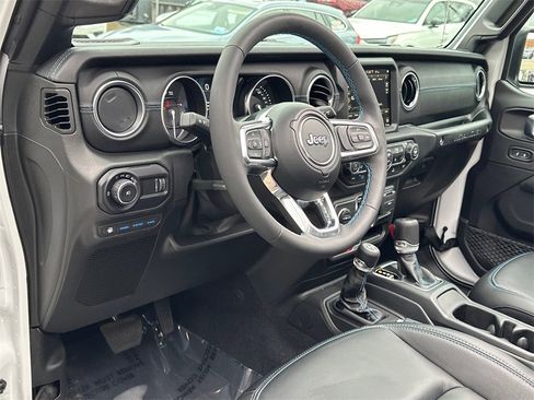 Used 2023 Jeep Wrangler Unlimited Rubicon 4xe w/ Steel Bumper Group image 18