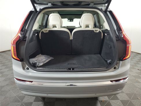 Certified 2026 Volvo XC90 B6 Ultra AWD/4WD image 9