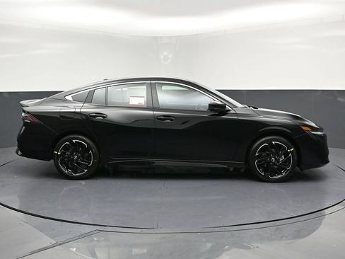 New 2026 Nissan Sentra SR w/ Floor Mat Package FWD image 25