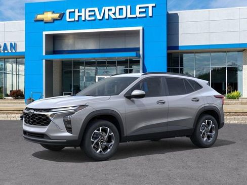 New 2026 Chevrolet Trax LT w/ Driver Confidence Package image 2