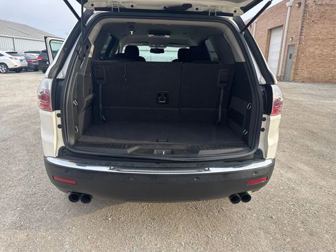 Used 2011 GMC Acadia SLE image 15