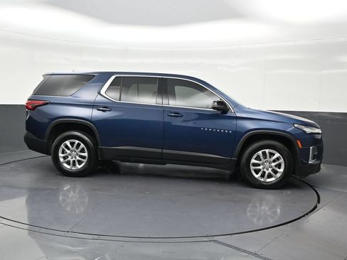 Used 2023 Chevrolet Traverse LS FWD image 7