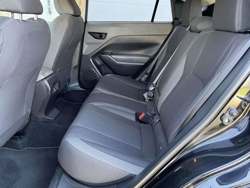 Used 2025 Subaru Crosstrek 2.0i Premium image 16