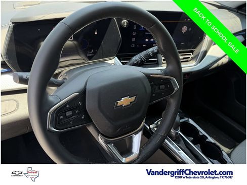Used 2025 Chevrolet Trax LT w/ Driver Confidence Package FWD image 11