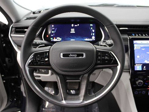 Used 2022 Jeep Grand Cherokee Overland image 20