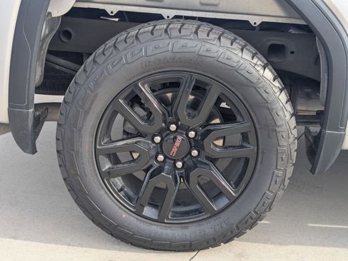 Used 2022 GMC Sierra 1500 Elevation w/ LPO, Elevation Black Package image 12