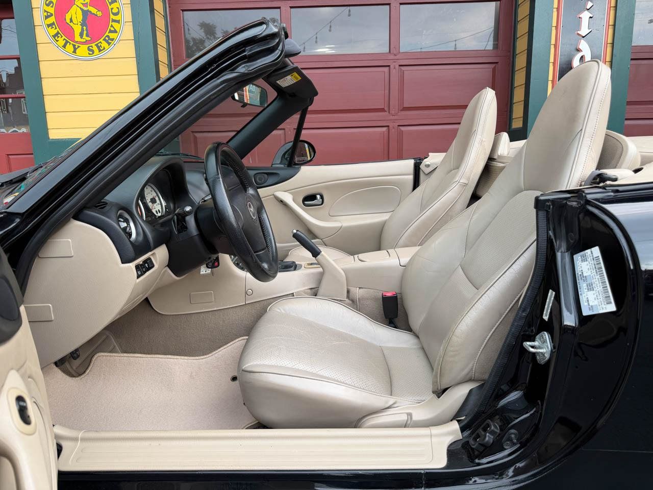Used 2004 MAZDA MX-5 Miata LS RWD image 20