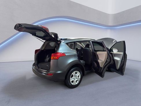 Used 2013 Toyota RAV4 LE image 13