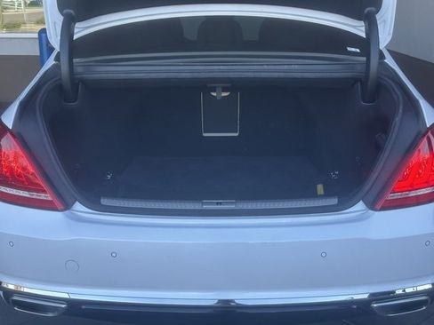 Used 2017 Genesis G90 3.3T Premium image 21