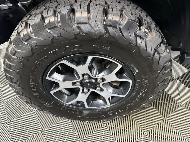 Used 2021 Jeep Wrangler Unlimited Rubicon AWD/4WD image 32