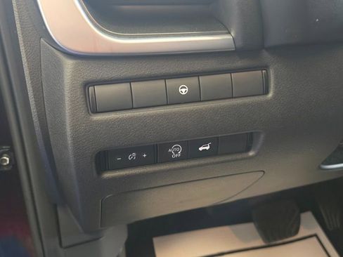 Used 2025 Nissan Rogue SV image 13