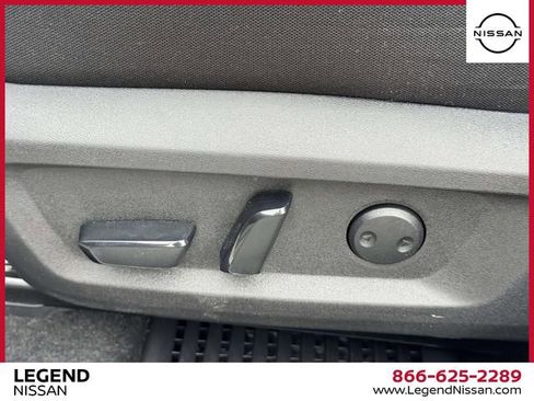Used 2023 Nissan Rogue SV AWD/4WD image 17