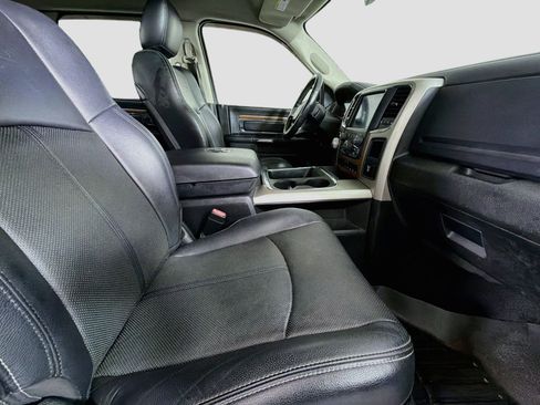 Used 2018 RAM 1500 Laramie w/ Convenience Group AWD/4WD image 30