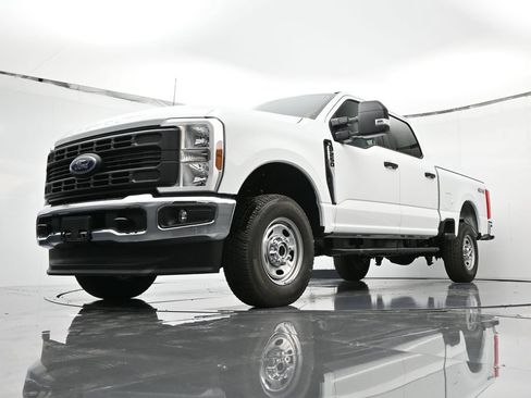 New 2026 Ford F250 XL w/ XL Chrome Package AWD/4WD image 39