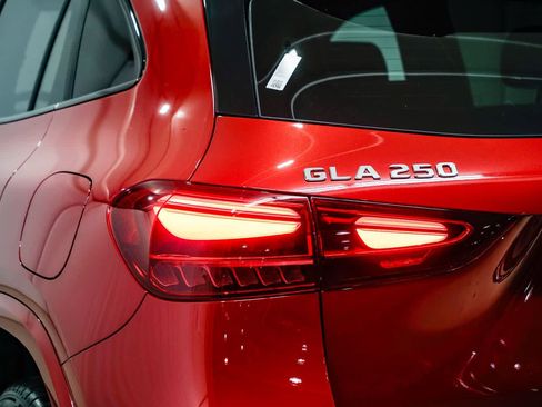Used 2026 Mercedes-Benz GLA 250 image 9