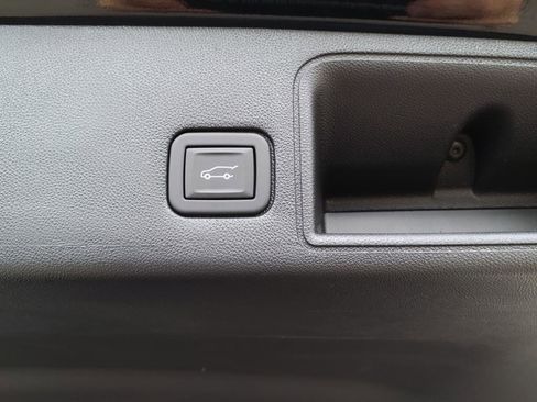 Certified 2022 GMC Terrain SLE w/ Driver Convenience Package image 25