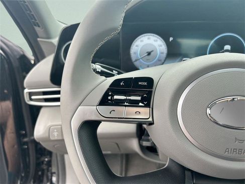 Certified 2023 Hyundai Elantra SEL w/ Convenience Package image 32