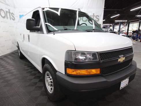 Used 2021 Chevrolet Express 3500 Extended w/ Driver Convenience Package RWD image 11