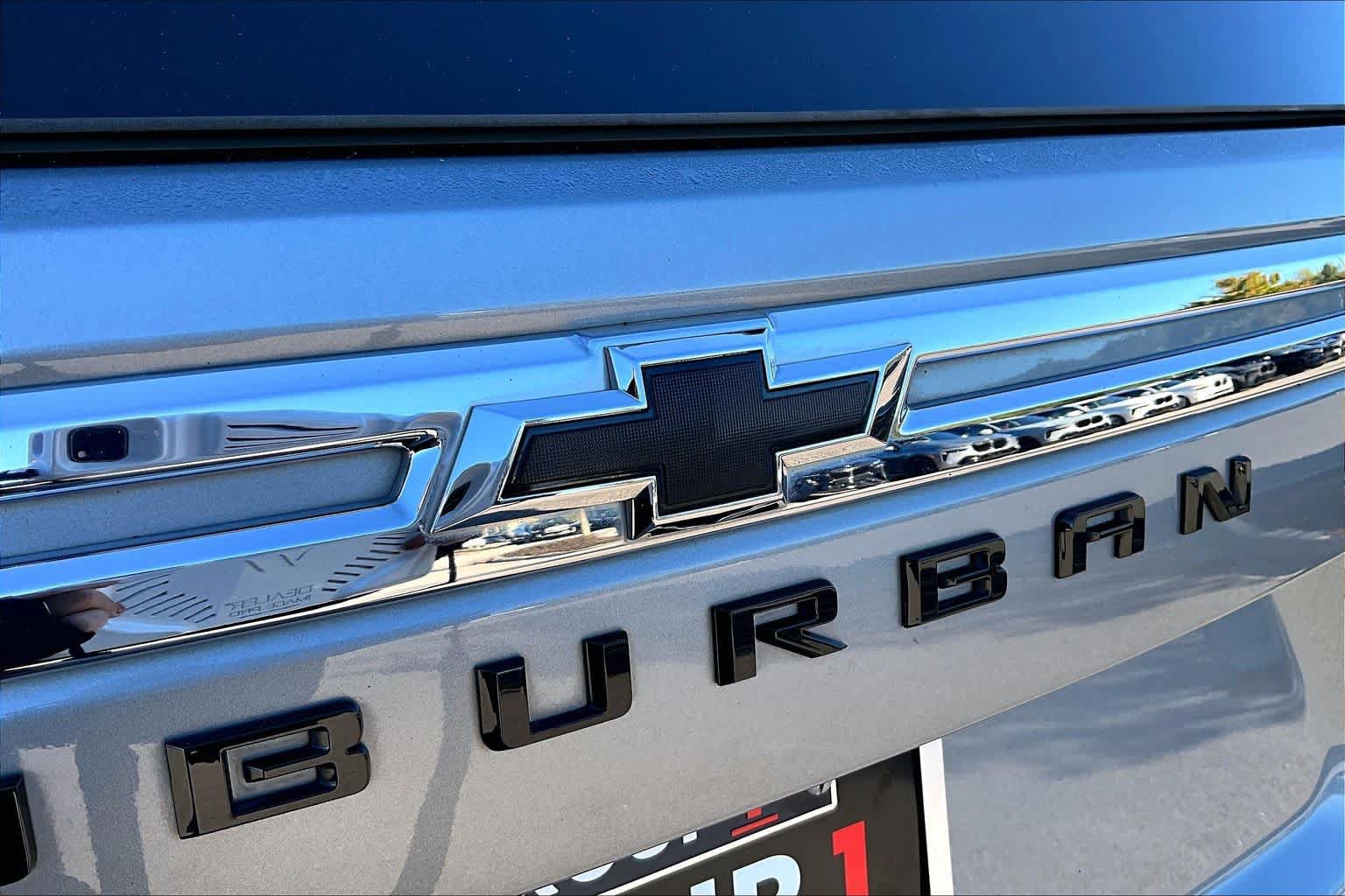 Used 2023 Chevrolet Suburban Premier RWD image 9