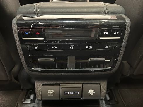 Certified 2022 Acura MDX SH-AWD w/ Advance Package image 16