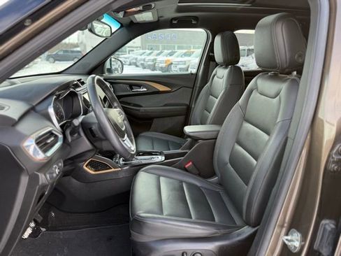 Used 2021 Chevrolet TrailBlazer ACTIV w/ Sun and Liftgate Package image 2