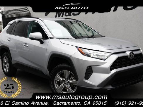 Used 2024 Toyota RAV4 XLE image 1