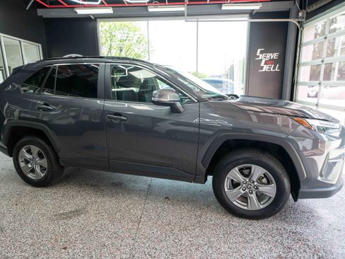 Used 2025 Toyota RAV4 XLE AWD/4WD image 5