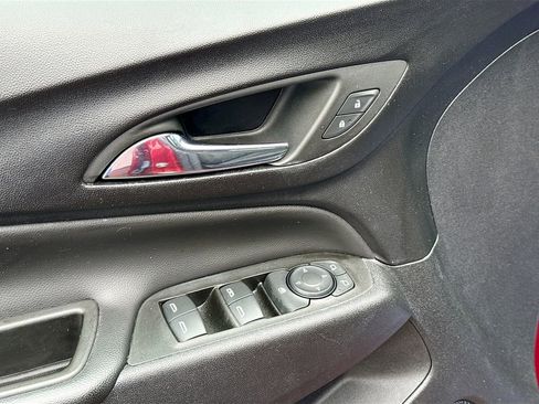 Used 2023 Chevrolet Equinox LT FWD image 17