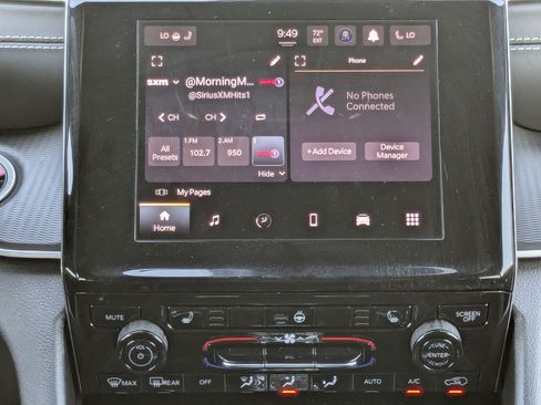 Used 2025 Jeep Grand Cherokee Altitude AWD/4WD image 21