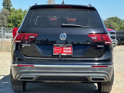 Used 2021 Volkswagen Tiguan SE w/ Panoramic Sunroof Package AWD/4WD image 8