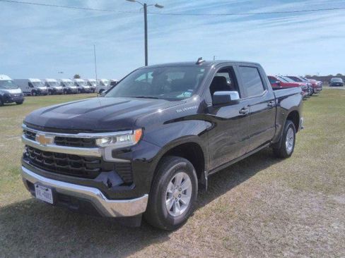 Used 2025 Chevrolet Silverado 1500 LT RWD image 1