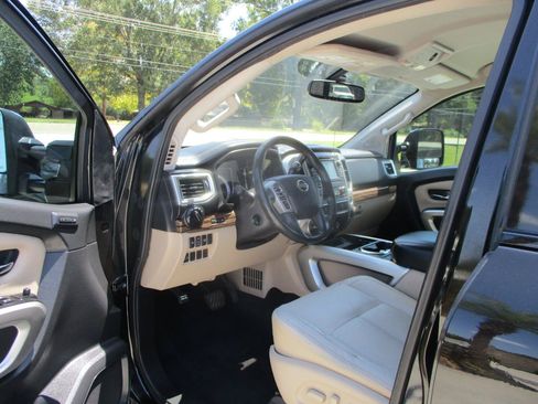 Used 2017 Nissan Titan SL w/ Off-Road Package AWD/4WD image 14