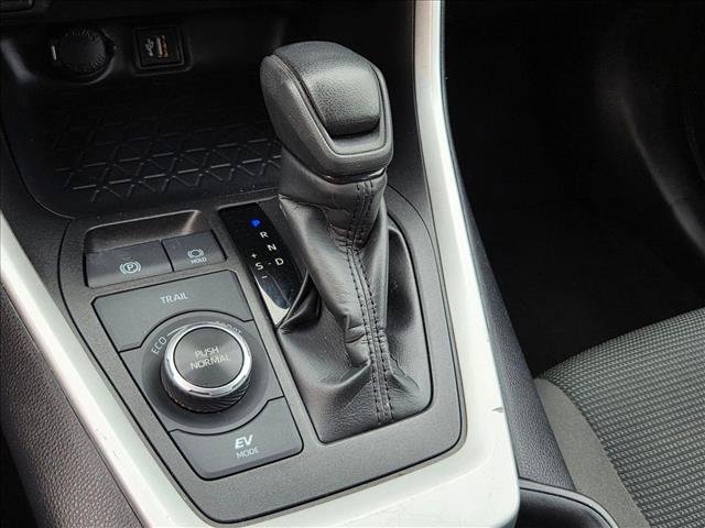 Certified 2025 Toyota RAV4 LE AWD/4WD image 12