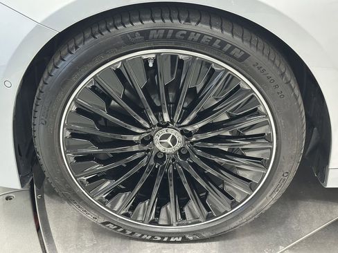 Used 2025 Mercedes-Benz E 350 Sedan image 12