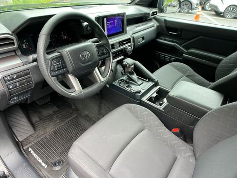 Used 2024 Toyota Tacoma SR5 AWD/4WD image 10