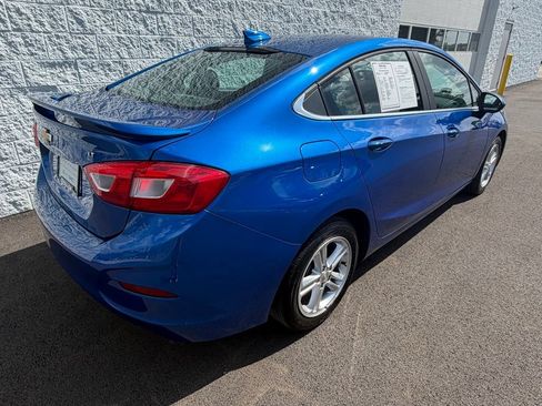 Used 2017 Chevrolet Cruze LT w/ Sun And Sound Package FWD image 2