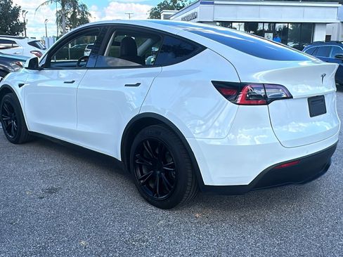 Used 2021 Tesla Model Y 2WD image 19