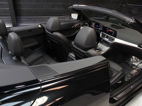 Used 2023 BMW 430i Convertible w/ M Sport Package image 40