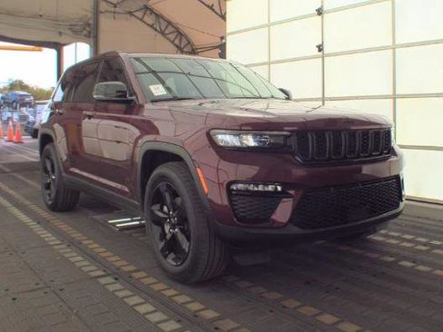 Used 2023 Jeep Grand Cherokee Limited w/ Black Appearance Package image 1