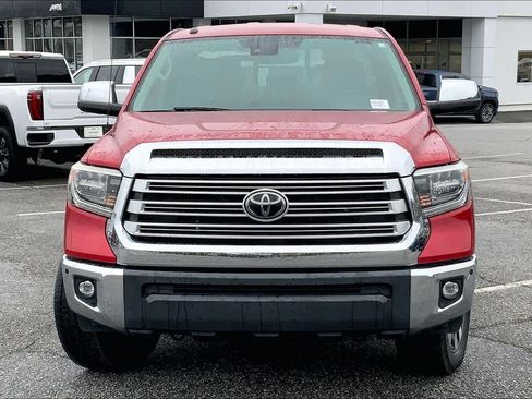 Used 2019 Toyota Tundra Limited w/ Limited Premium Package image 3