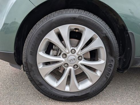 Used 2014 Kia Soul + FWD image 12