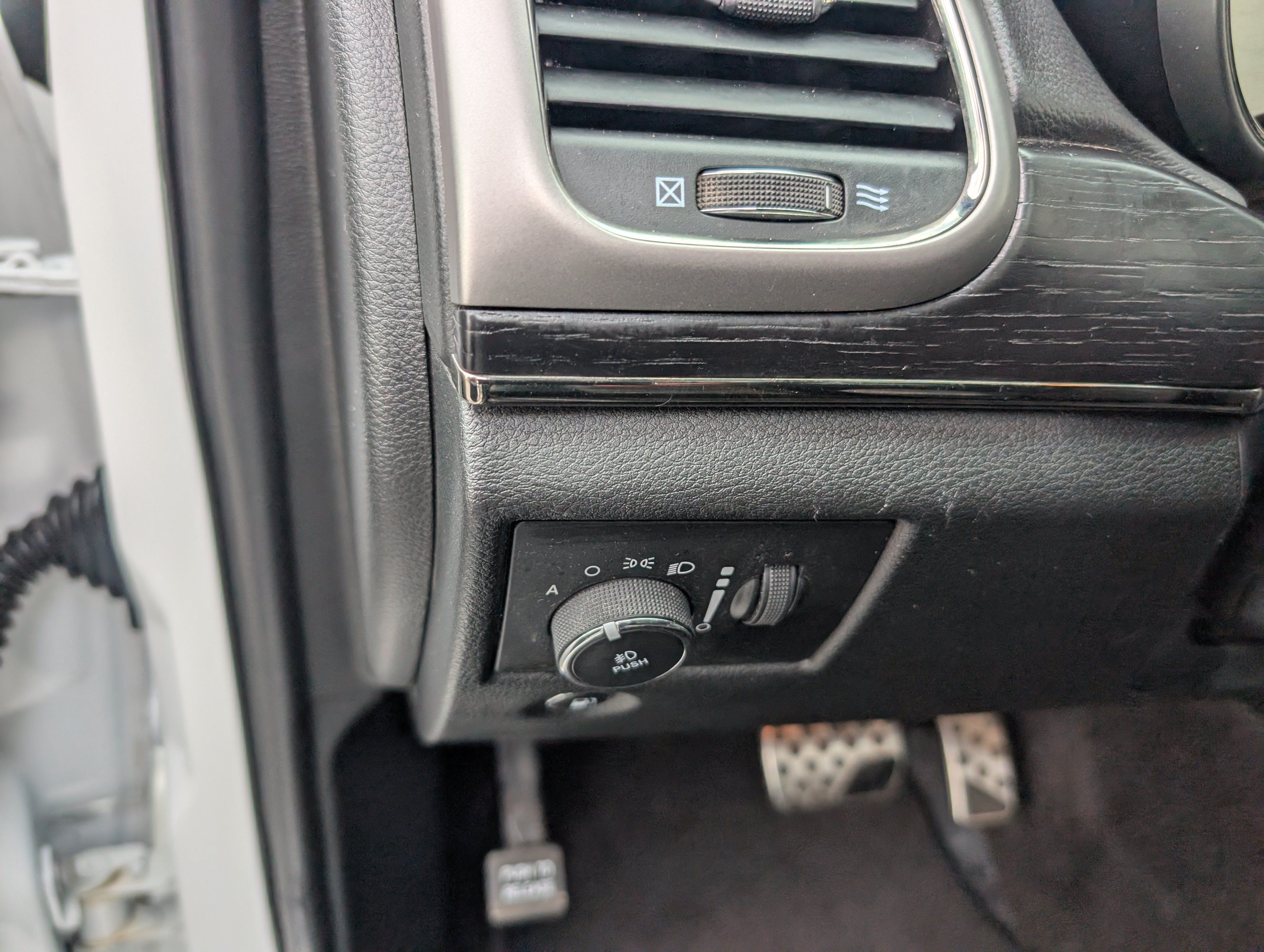 Used 2018 Jeep Grand Cherokee High Altitude AWD/4WD image 14