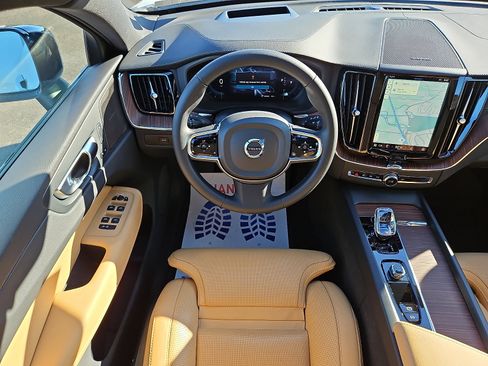 Certified 2024 Volvo XC60 B5 Ultimate w/ Protection Package Premier image 11